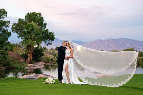 carousel-hero-element image-0